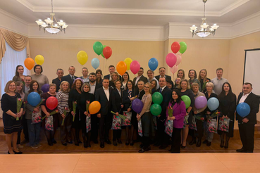 С праздником весны и красоты!